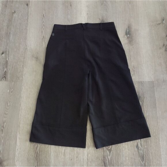 Betabrand Bermuda Casual / Dress Black Solid Short Women's Size Medium - Picture 4 of 7